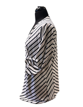 Load image into Gallery viewer, SYMPLI Jacket with Pleated Sleeves D Print
